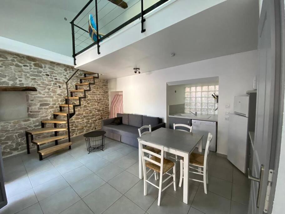 Gite Le Patio Villa บูร์ก-แซ็ง-ต็องเดอ็อล ภายนอก รูปภาพ