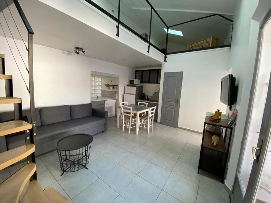 Gite Le Patio Villa บูร์ก-แซ็ง-ต็องเดอ็อล ภายนอก รูปภาพ
